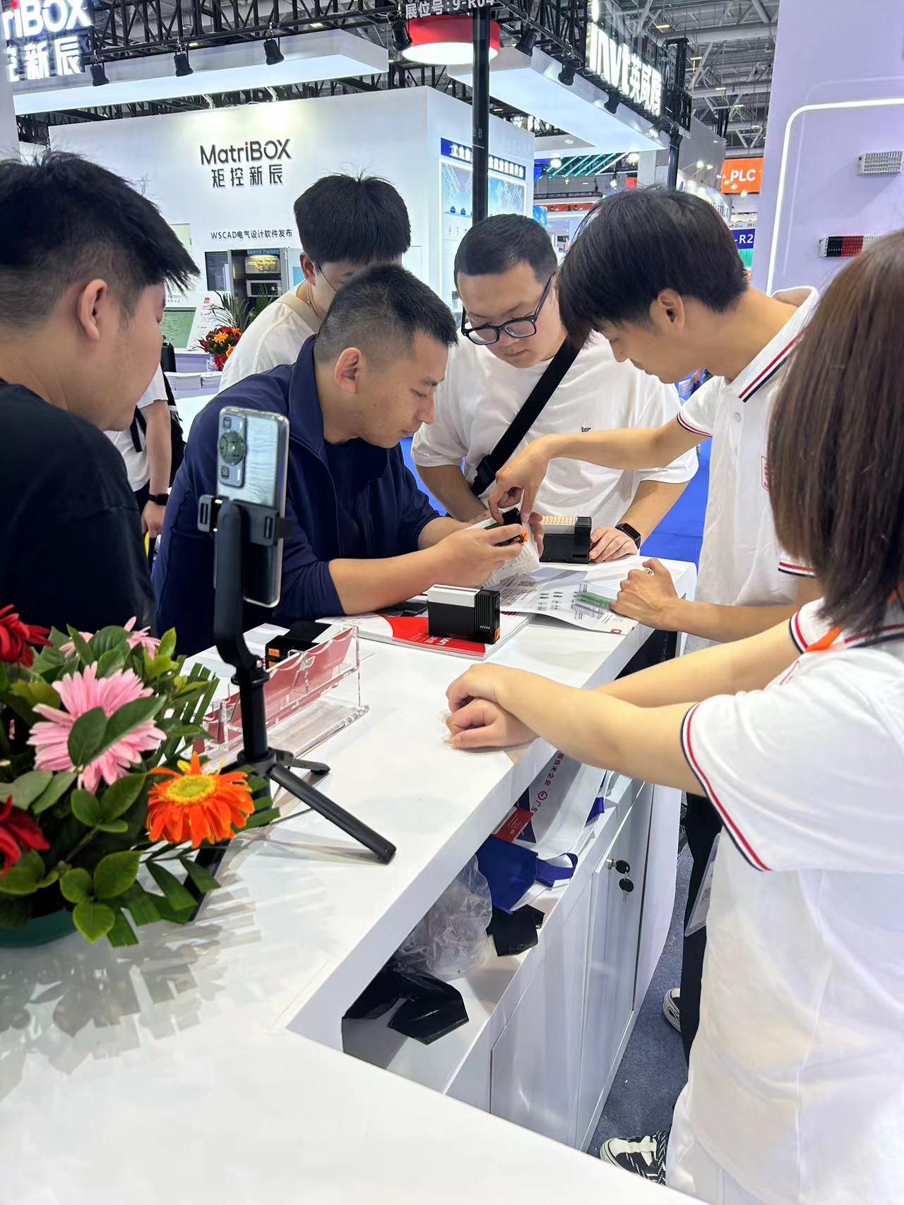 Sanan hat sich die Welle der intelligenten industriellen Automatisierung zu eigen gemacht und auf der ITES-Messe in Shenzhen branchenweit Anerkennung gefunden